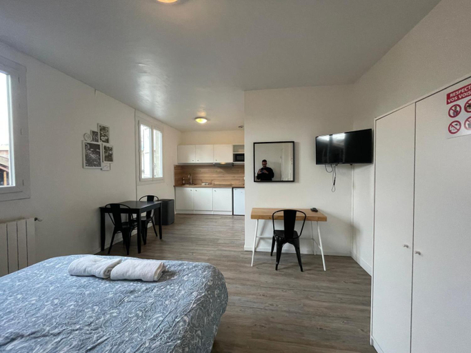 Bedroom 1, Libourne centre, Gironde