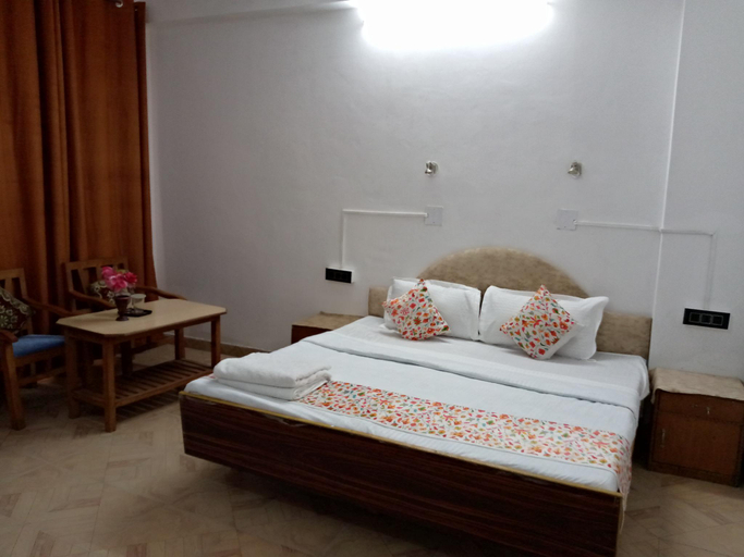 Bedroom 3, Hotel Chaitanya Inn, Kangra