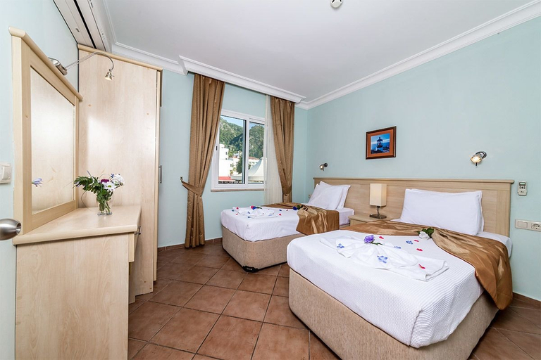 Bedroom 2, Lighthouse Apartments, Marmaris