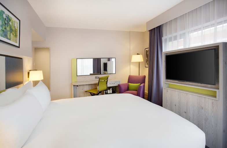 Bedroom 2, Leonardo Hotel Manchester Central, Manchester