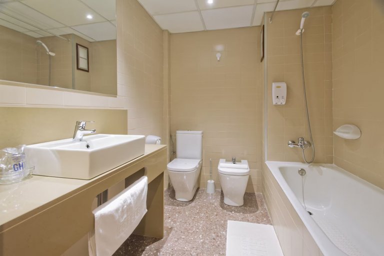 Bathroom 4, GHT Costa Brava & Spa, Girona