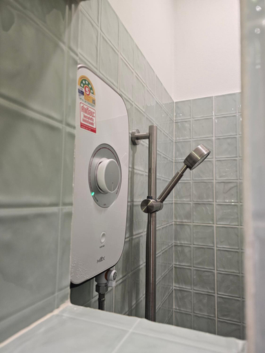 Bathroom 3, A DAY INN RANONG HOSTEL, Muang Ranong