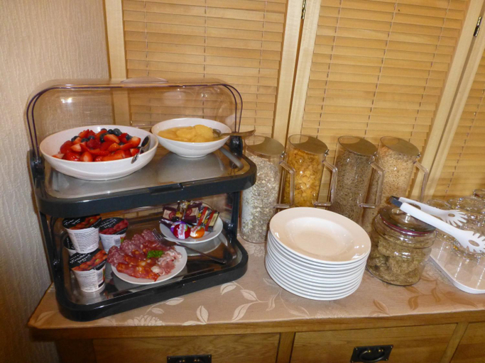Food & Drinks 5, Bryn Derwen Guest House, Conwy
