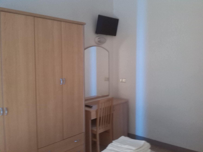 Bedroom 2, K2 Hotel, Rimini