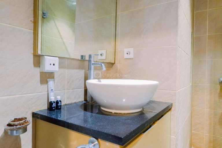 Bathroom 2, Good Choice 2BR Apt @ Cervino Village By Travelio, South Jakarta