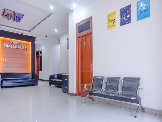 Public Area 2, OYO 3072 Wisma Madinah Syariah, Central Jakarta