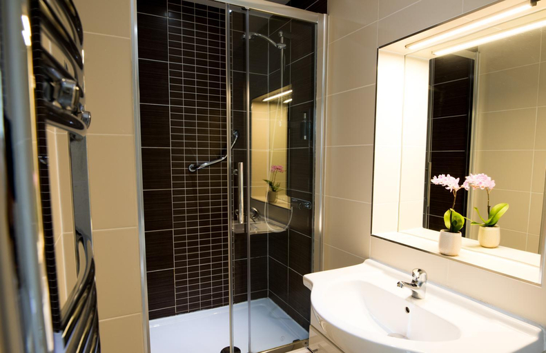 Bathroom 4, Pentire Hotel, Cornwall