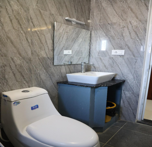 Bathroom 2, Manopriya Residency by Azalea, Madurai