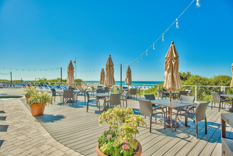 Food & Drinks, Tides at Tops'l 907, Walton