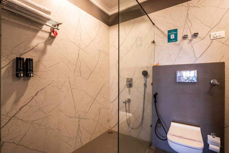 Bathroom 3, Zostel Agra, Agra