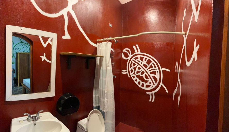 Bathroom 4, Cueva Nica, Granada