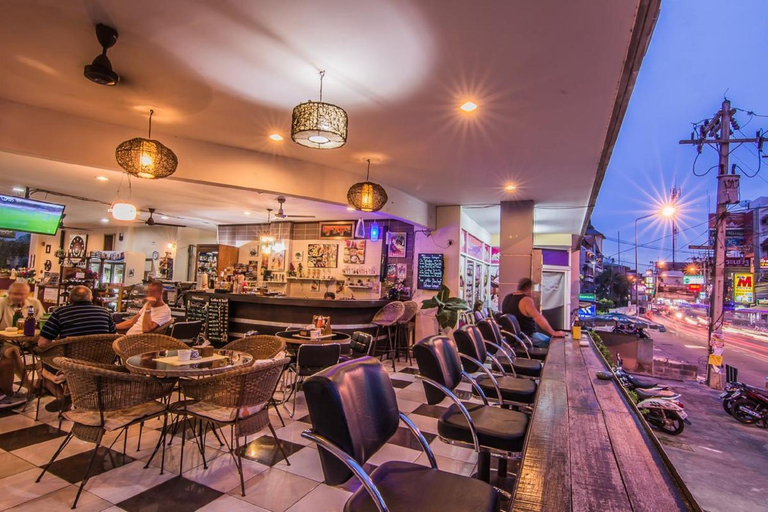 Food & Drinks 5, Sutus Court 4, Pattaya