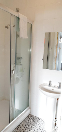 Bathroom 3, Wheatsheaf Inn, Herefordshire