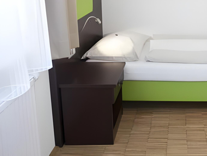 Bedroom 2, Stadthotel Waidhofen an der Thaya, Waidhofen an der Thaya
