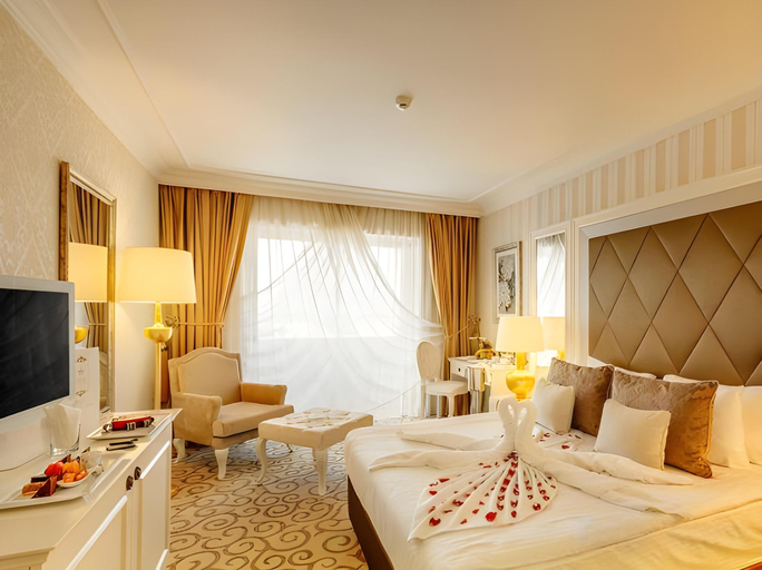 Bedroom, Grand Pasha Hotel & Spa Kyrenia