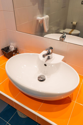 Bathroom 2, Coral Beach Paestum, Salerno