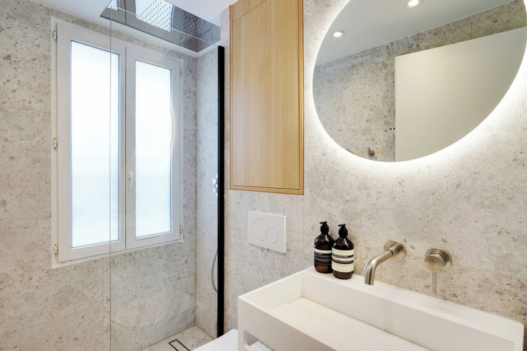 Bathroom, Charming apt With Balcony - 1br/2p - Saint Lazare, Paris