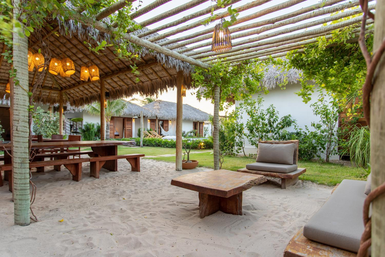 Public Area, Vilarejo Preá, Cruz