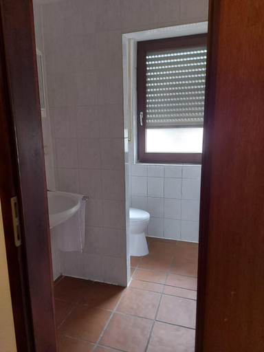 Bathroom 5, Hotel -Pension-Weller, Offenbach