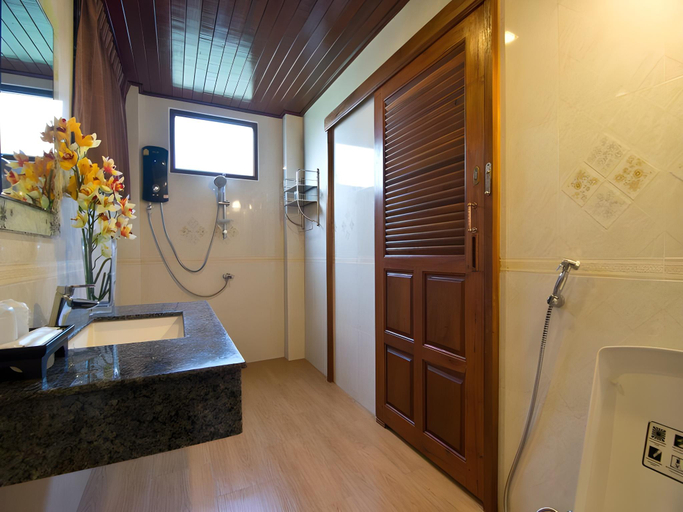Bathroom 3, Bueng Bua Thong, Pattaya