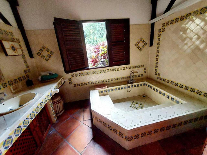 Bathroom 4, Villa du Jardin Botanique de Deshaies - Ex Propriété COLUCHE , Deshaies