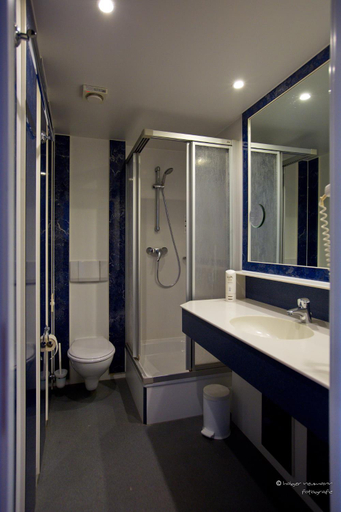 Bathroom 5, Bed & Breakfast zum alten Ratskeller, Oberspreewald-Lausitz