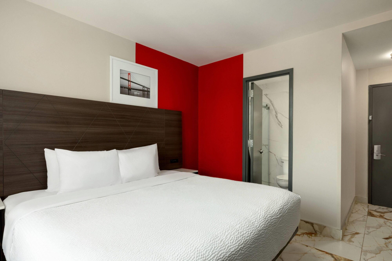 Bedroom 3, Ramada By Wyndham Brooklyn Empire Blvd, New York