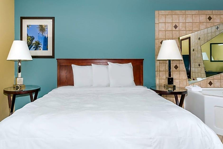 Bedroom 3, Travelodge by Wyndham Grand Junction, Mesa