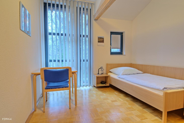 Bedroom 2, Willi-Michels-Bildungsstatte, Ennepe-Ruhr-Kreis