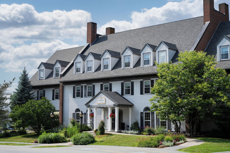 Exterior & Views