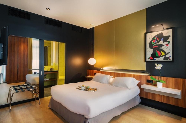 Bedroom 4, Chateaudun Opera, Paris