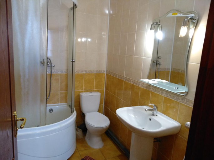 Bathroom 5, У КоТа, Vinnyts'ka
