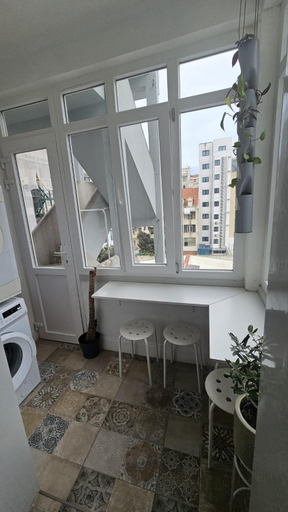 Others 3, Habitacion Privada para 3 Grande con balcon, Lisbon
