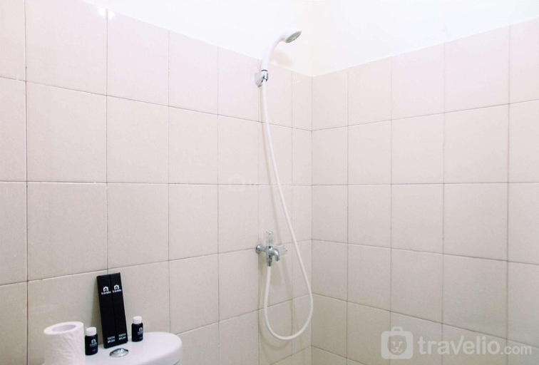 Bathroom 3, Homey and Comfy Studio @ Tifolia Apt By Travelio, East Jakarta