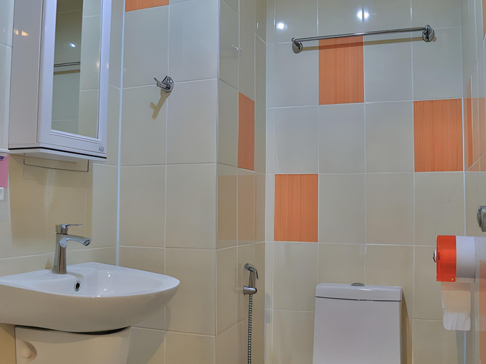 Bathroom 3, Harrys Hotel, Bar & Restaurant, Pattaya