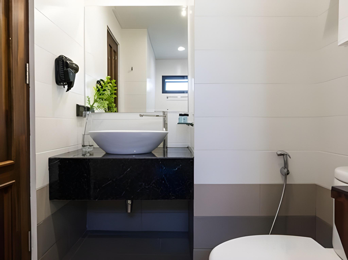 Bathroom 5, Olive Tree Hotel Pattaya, Sattahip