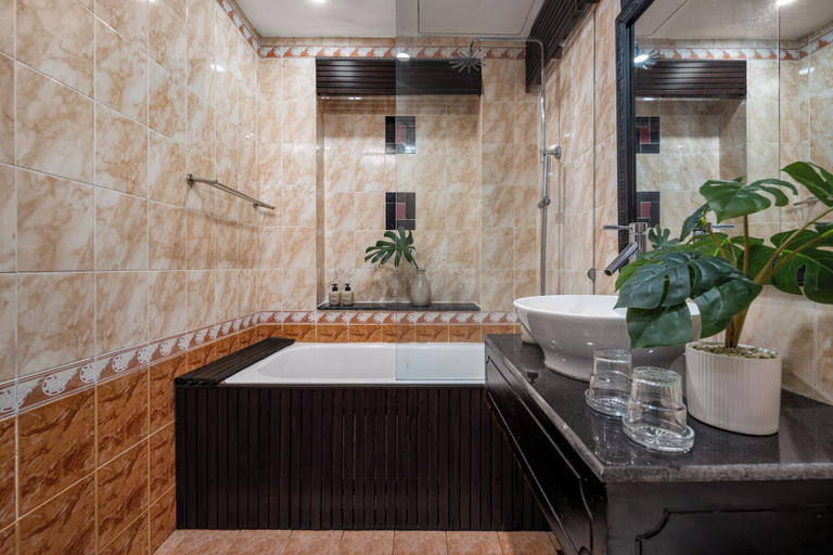 Bathroom 3, Old Town Hotel, Da Nang