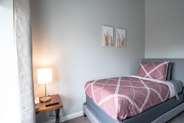 Bedroom 3, Girlfriend Getaway Suite, Brown