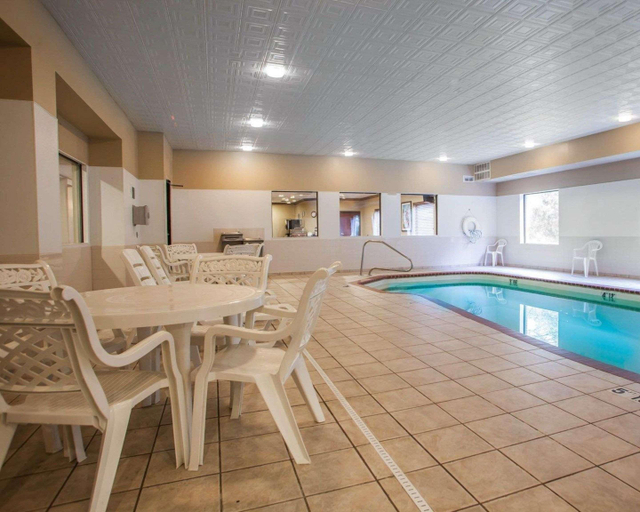 Sport & Beauty 5, Comfort Inn & Suites O'Fallon Area, Saint Charles