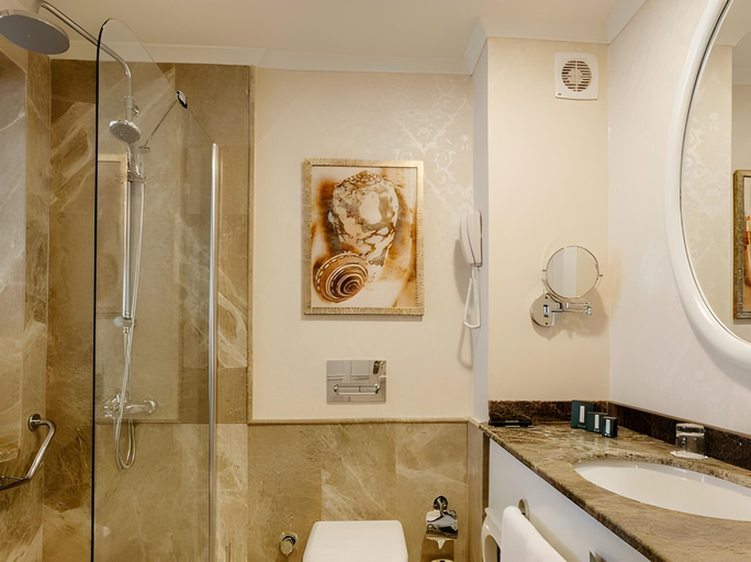 Bathroom 5, Grand Pasha Hotel & Spa Kyrenia