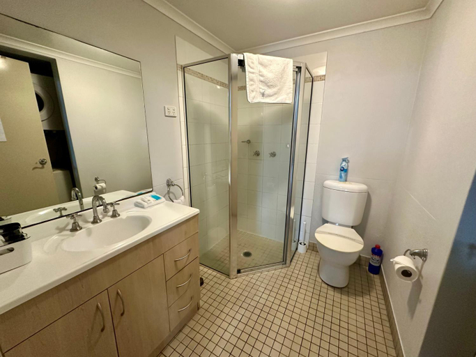 Bathroom 5, Sydney Airport Suites, Sydney