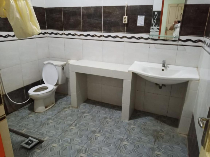 Bathroom, OYO 1798 Hotel 37 Syariah, South Jakarta