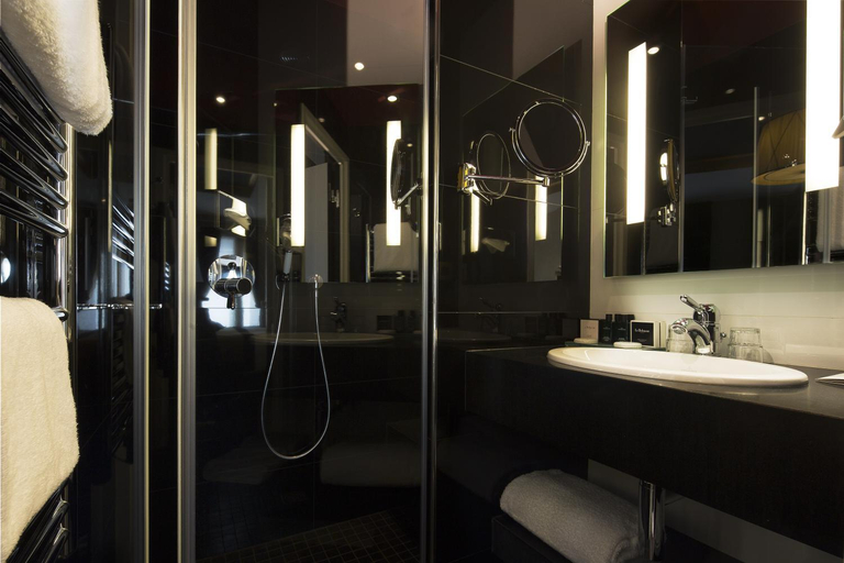 Bathroom 4, Le Belmont Champs Elysees, Paris