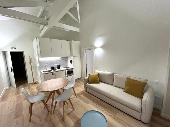 Others 4, Casas de Alpedide, Coimbra