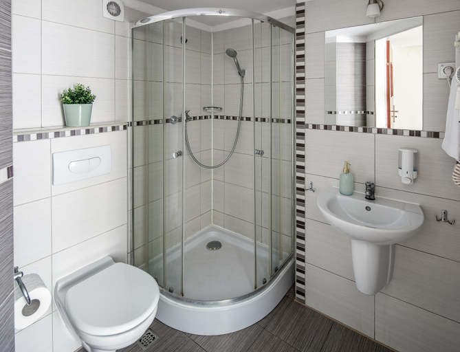 Bathroom 2, The Royal Patch Aparthotel, Kraków City