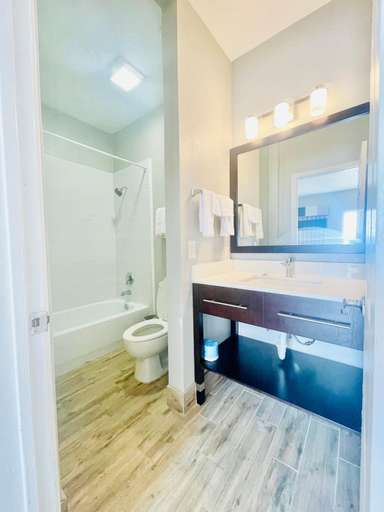 Bathroom 5, Americas Best Value Inn Arlington, Arlington