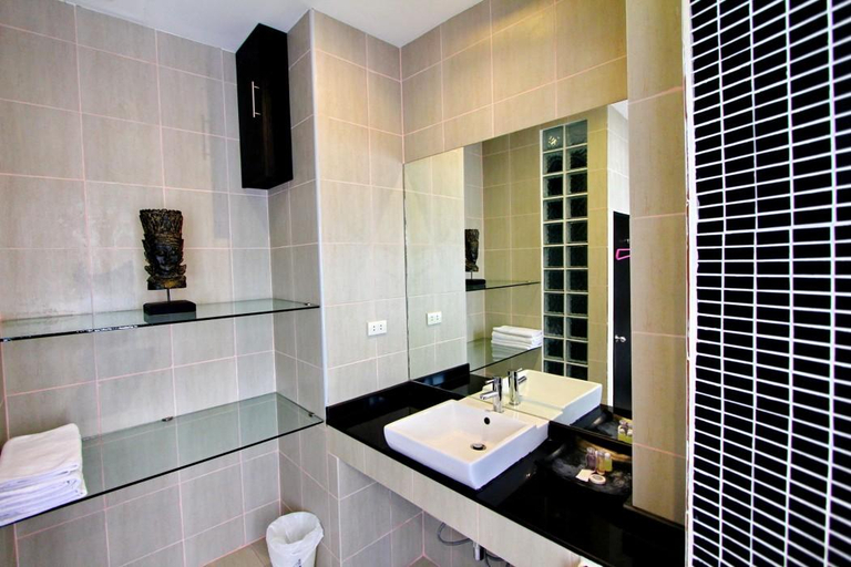 Bathroom 4, East Suites, Pattaya