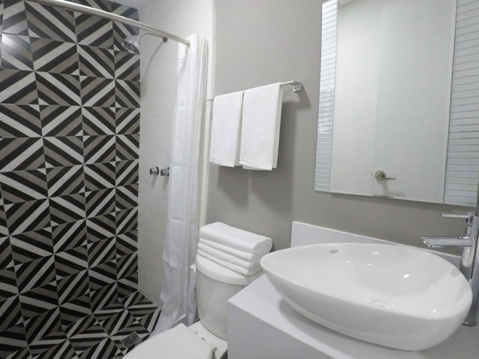 Bathroom, Casa moderna equipada como hotel Habitacion 2 F, Monterrey