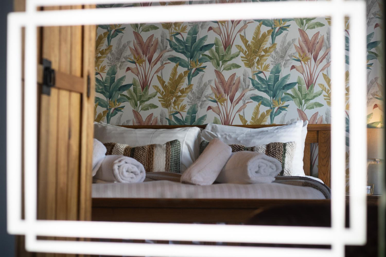 Bedroom 2, The Wheatsheaf Pub, Kitchen & Rooms, Nottinghamshire