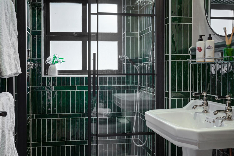 Bathroom 3, Egypt Mill Hotel and Restaurant, Gloucestershire